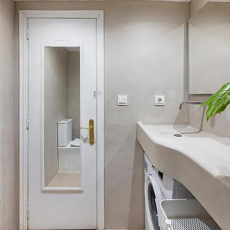 Apartamento En Milla De Oro A 5 Min Andando De La Playa Marbella